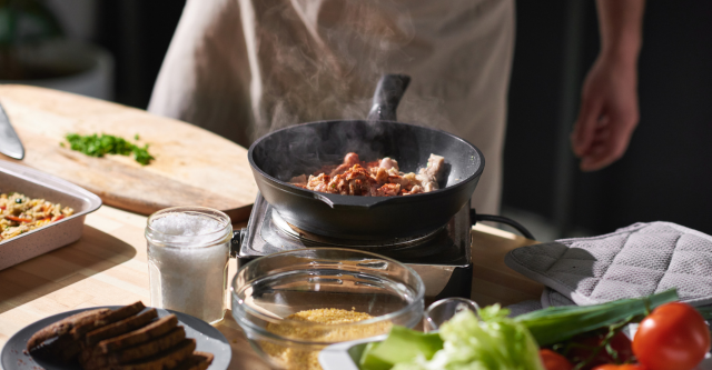 Koken voor grote groepen? Zo blijf je efficiënt tijdens piekmomenten